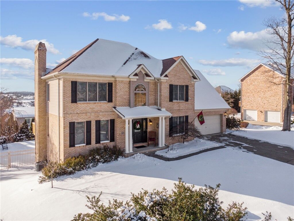 Property Photo:  572 Agnes St  PA 15601 