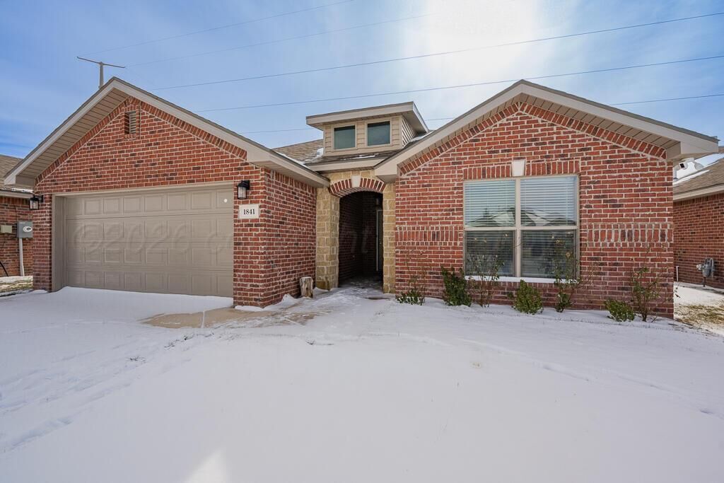 Property Photo: 1841 Vidalia Street TX 79118