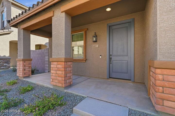 Property Photo:  10022 W Piccadilly Road  AZ 85392 