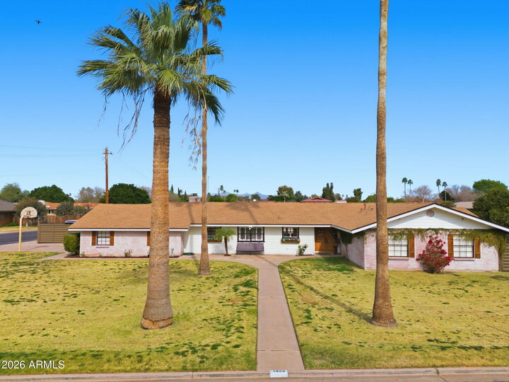 Property Photo:  1808 E Glencove Street  AZ 85203 