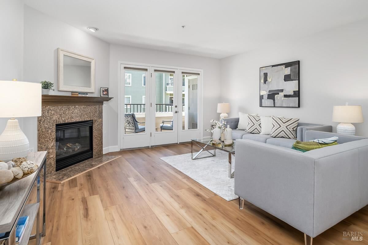 Property Photo:  852 Diablo Avenue 102  CA 94947 