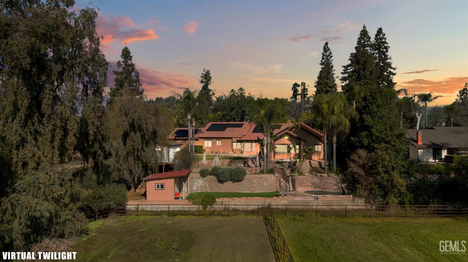 Property Photo:  915 S Strathmore Avenue  CA 93274 