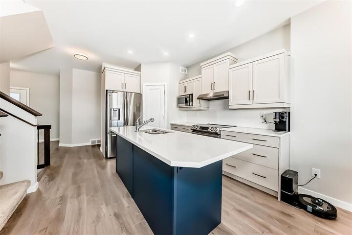 Property Photo:  179 Crestmont Drive  MB R3X 0S1 