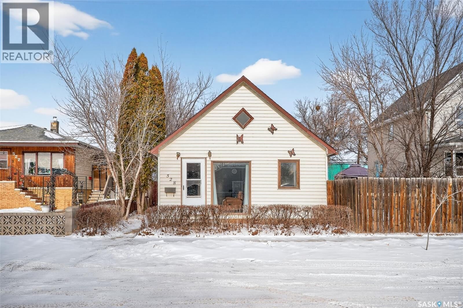 Property Photo:  528 Ominica Street E  SK S6H 0H3 