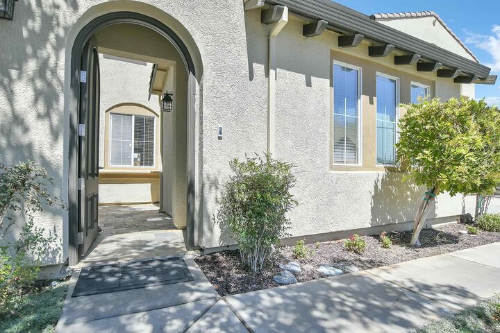 Property Photo:  5563 Arcadia Cir  CA 94505 