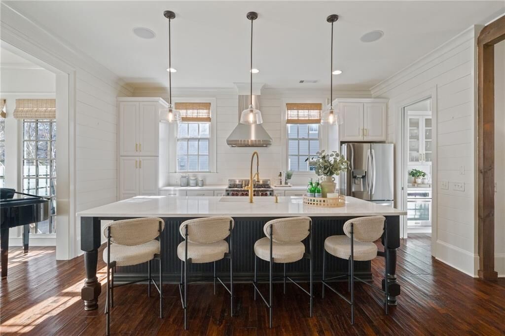 Property Photo:  7155 Round Road  GA 30040 