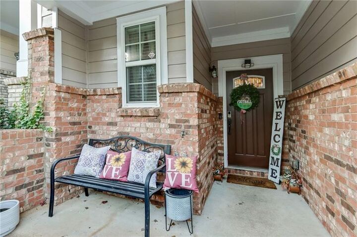 Property Photo: 4048 Carlinswood Way GA 30083