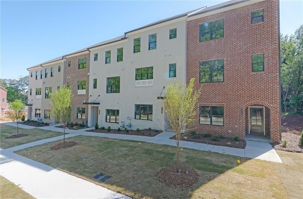 Property Photo:  2794 Woodland Terrace  GA 30080 