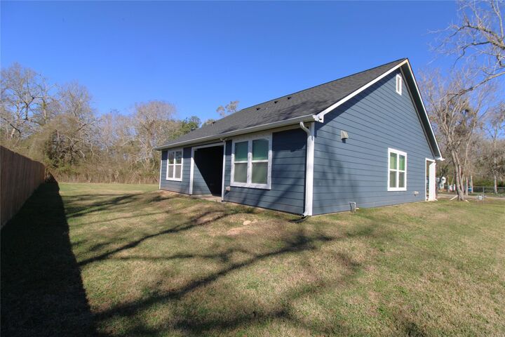 Property Photo:  503 W Austin Street  TX 77422 