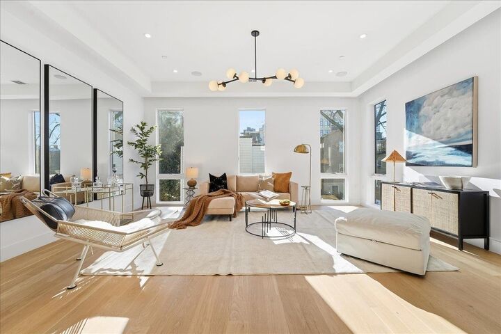 Property Photo:  105 Laidlaw Ave 3  NJ 07306 