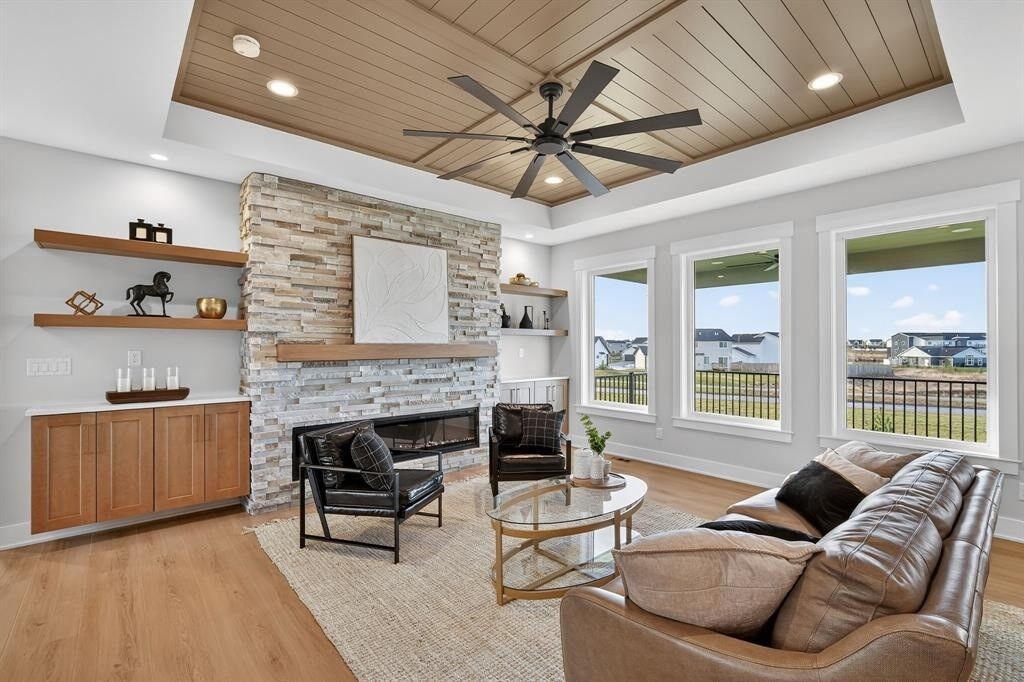 Property Photo: 830 NW Sandy Hollow Circle IA 50263