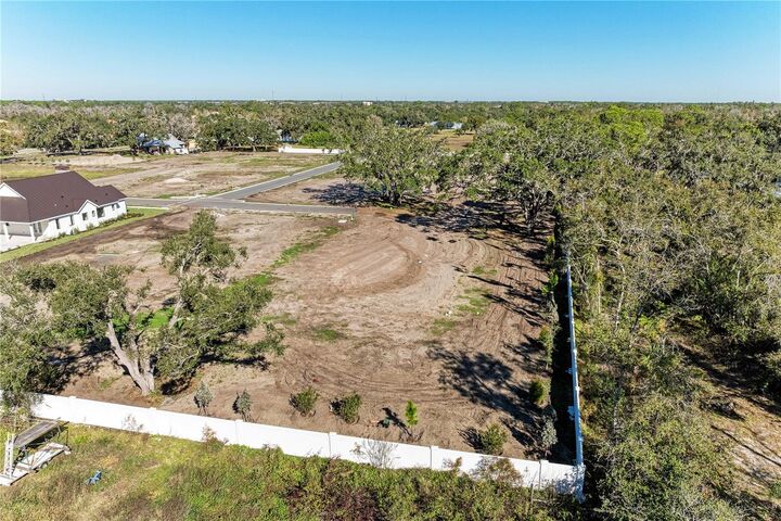 Property Photo:  6617 Paladin Court  FL 34241 