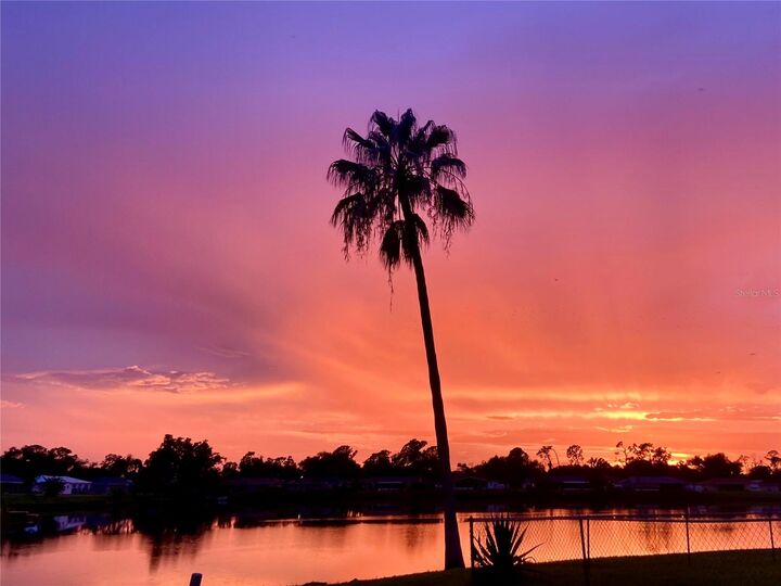 Property Photo: 4216 Abbotsford Street FL 34287