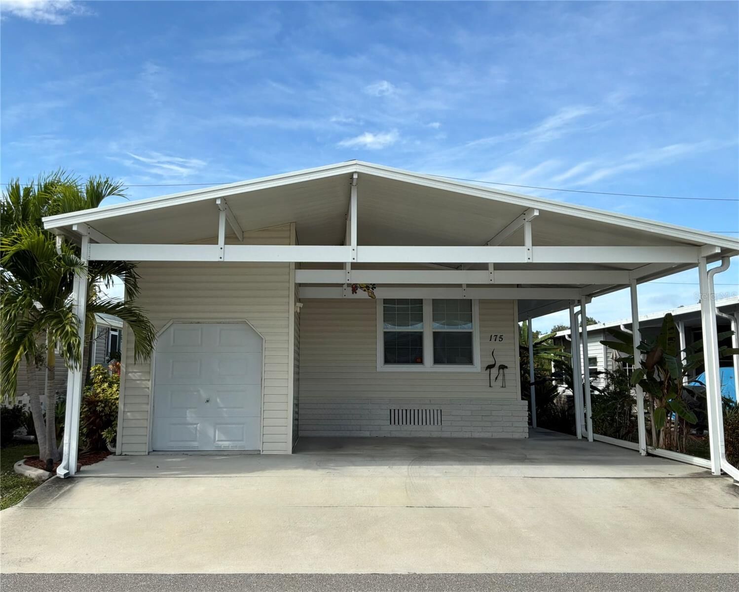 Property Photo:  701 Aqui Esta Drive 175  FL 33950 
