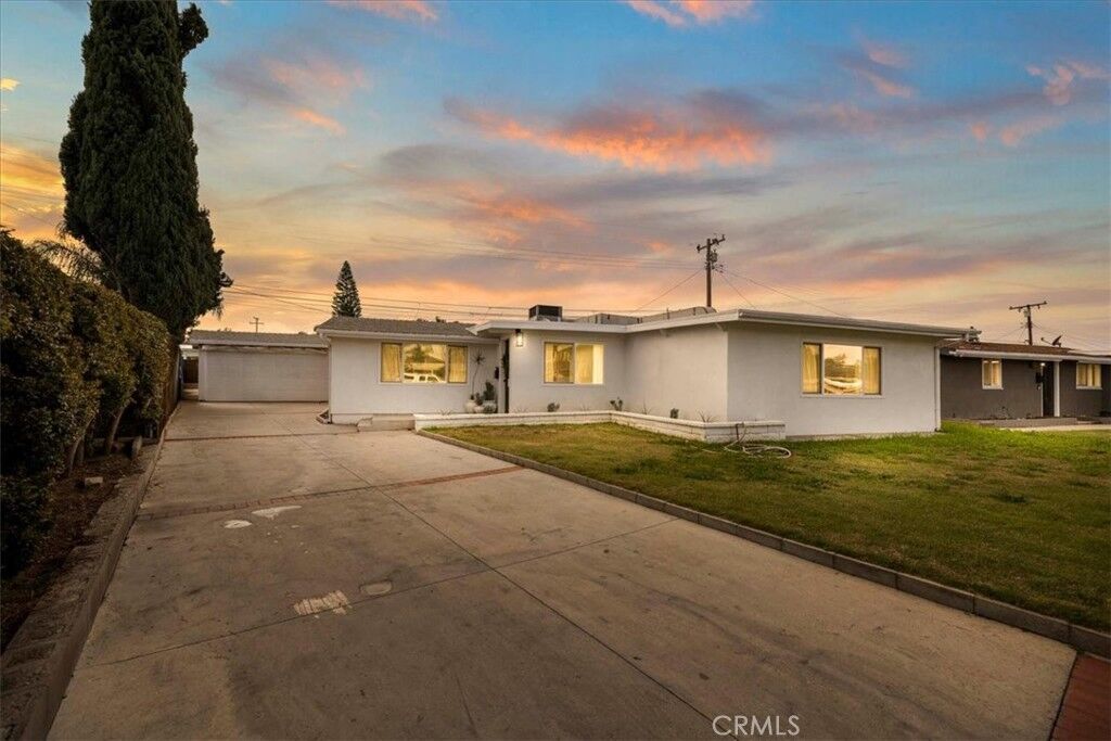 Property Photo:  218 W Gragmont  CA 91722 