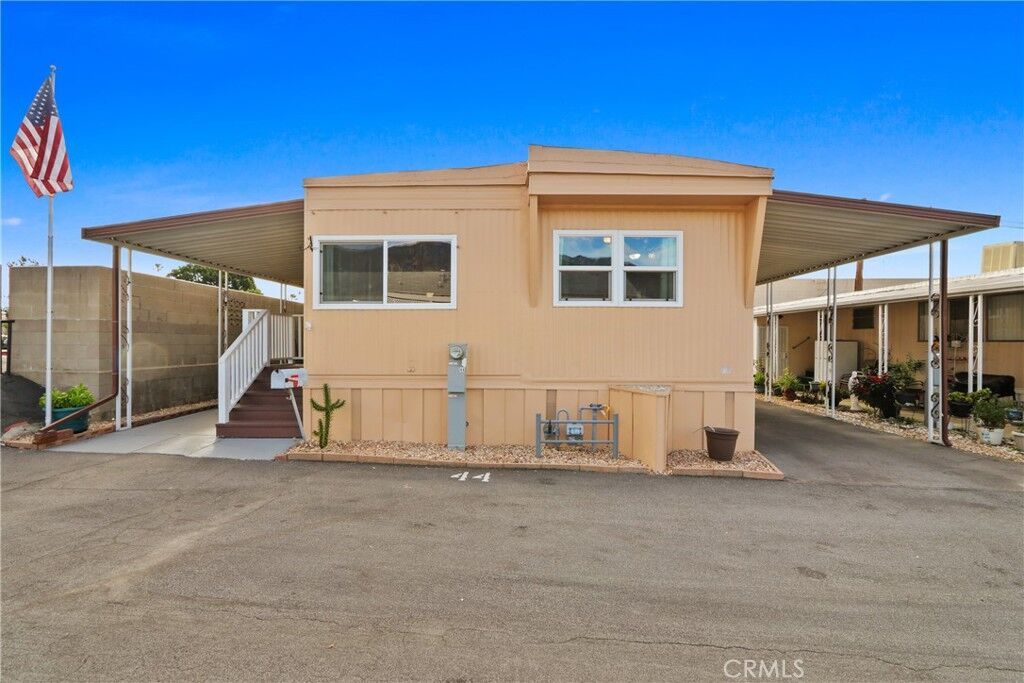 Property Photo:  1030 Bradbourne Avenue 44  CA 91010 