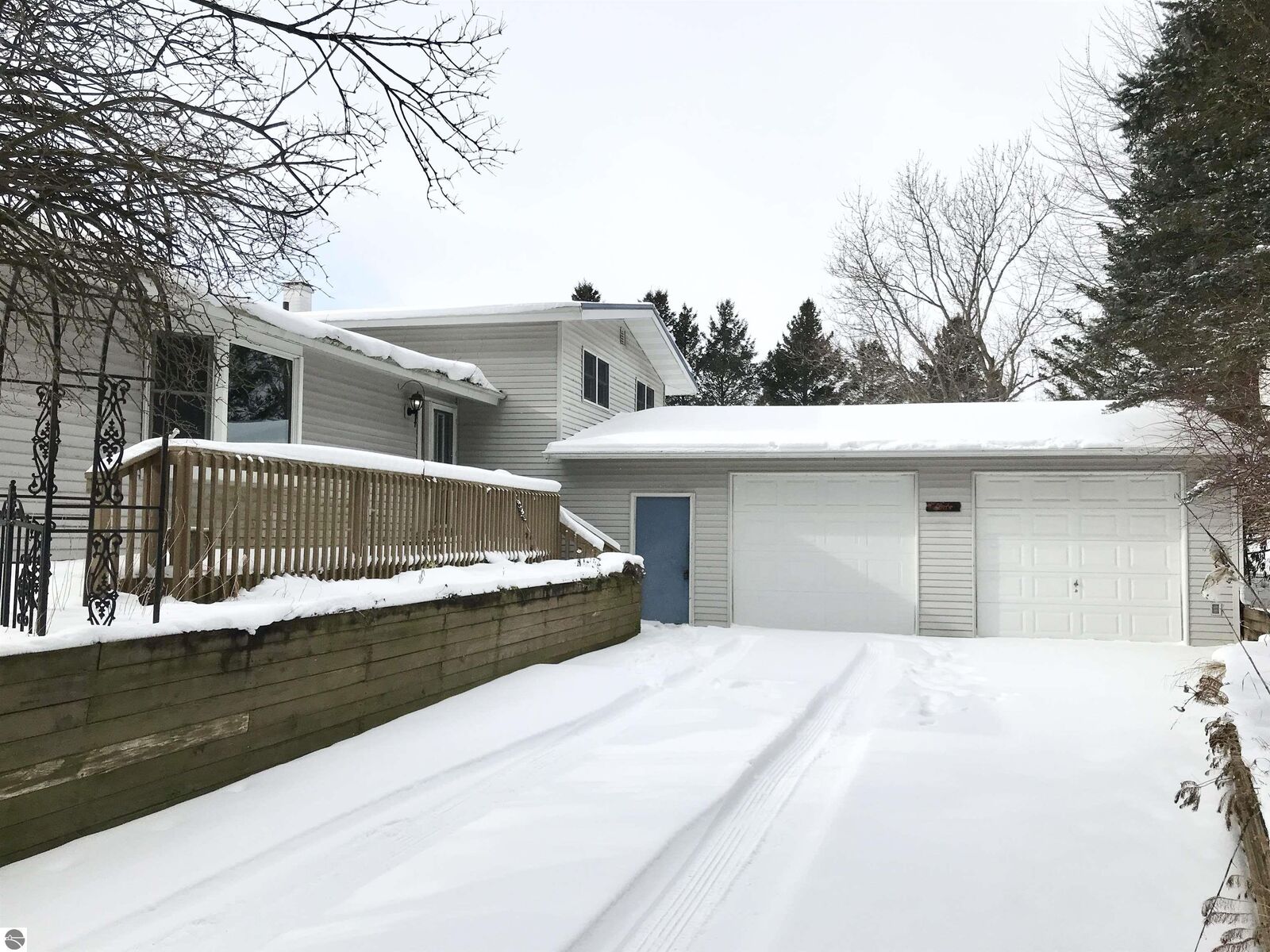 Property Photo:  2415 50th Avenue  MI 48850 