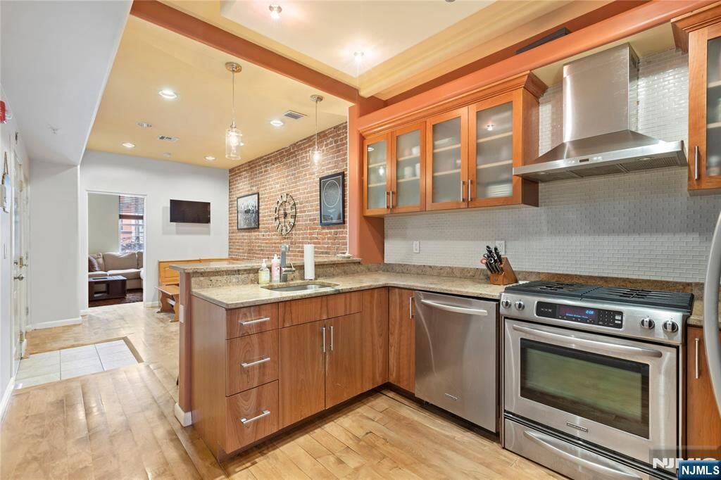 Property Photo: 933 Garden Street 3 NJ 07030