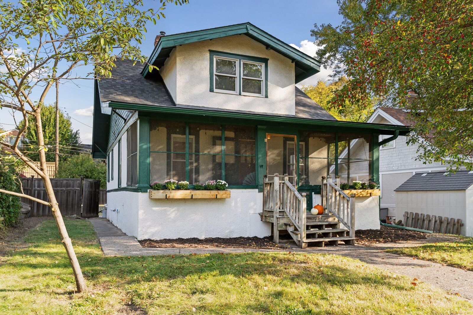 Property Photo: 1129 Randolph Avenue MN 55105