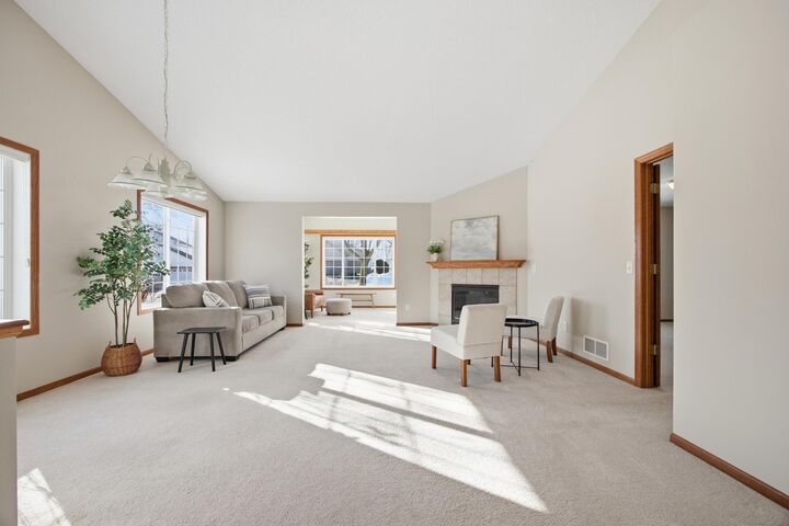 Property Photo:  1248 Westfarm Lane  MN 55313 