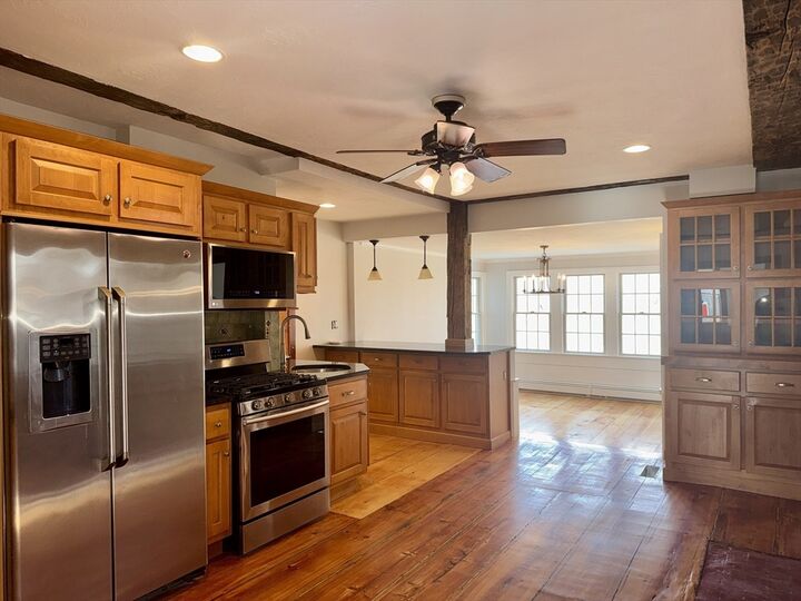 Property Photo:  25 Pine Street 1  MA 01886 