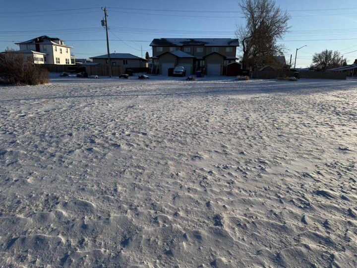 Property Photo: 101 7 Avenue E AB T0K 0G0