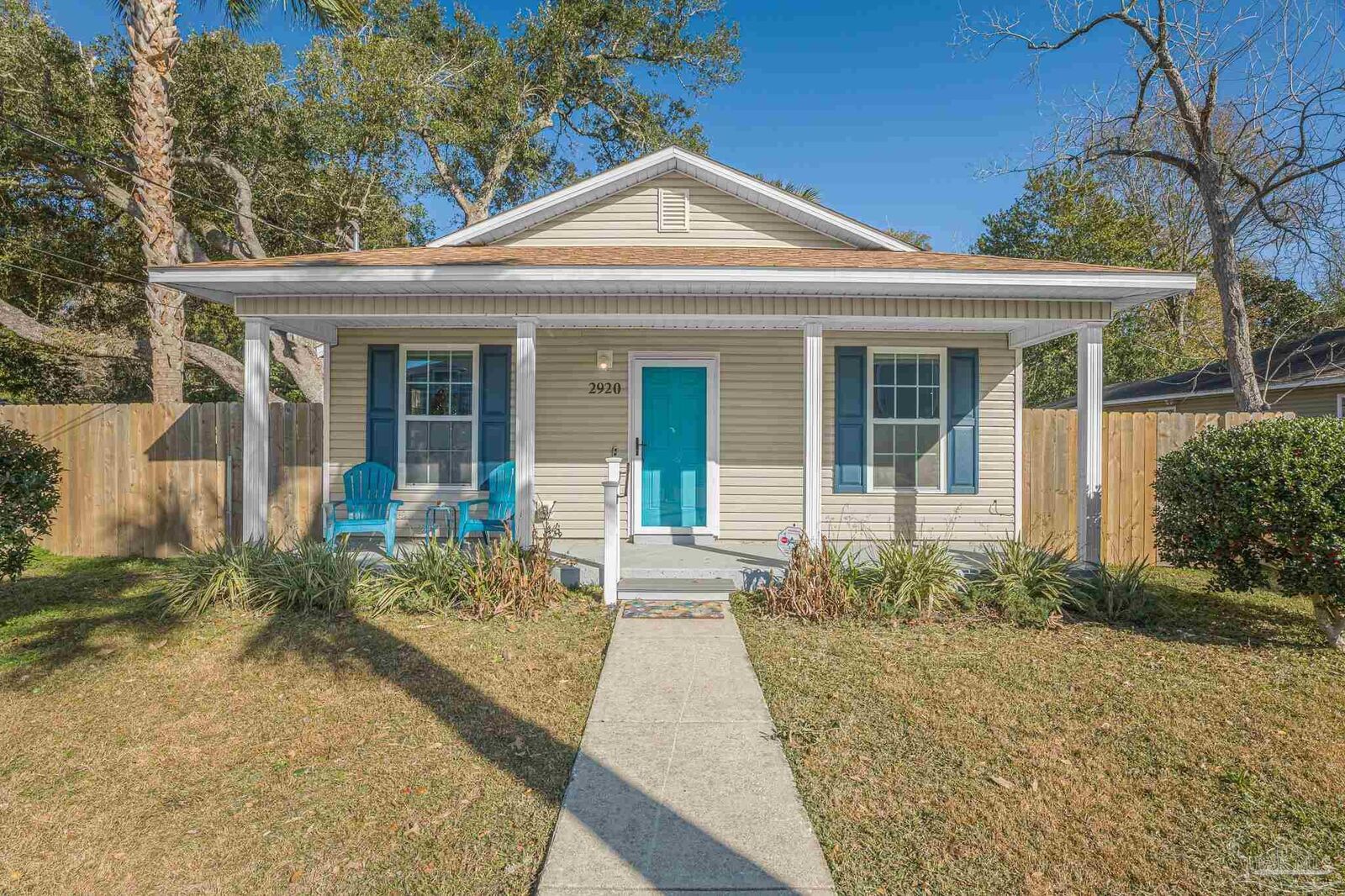 Property Photo:  2920 W Gonzalez St  FL 32505 