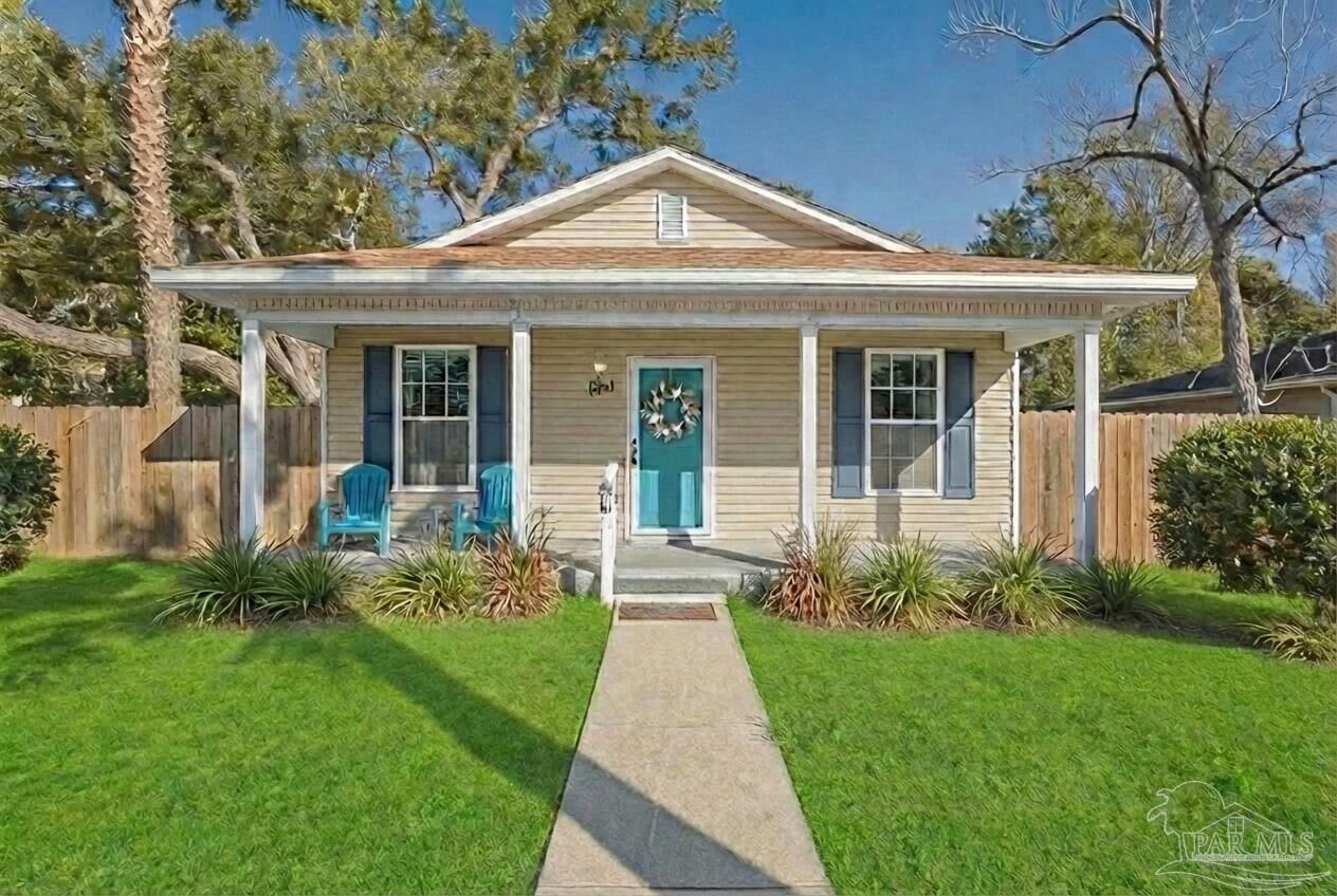 Property Photo: 2920 W Gonzalez St FL 32505