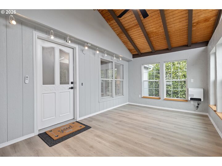 Property Photo:  1475 Abbey Ln  OR 97127 