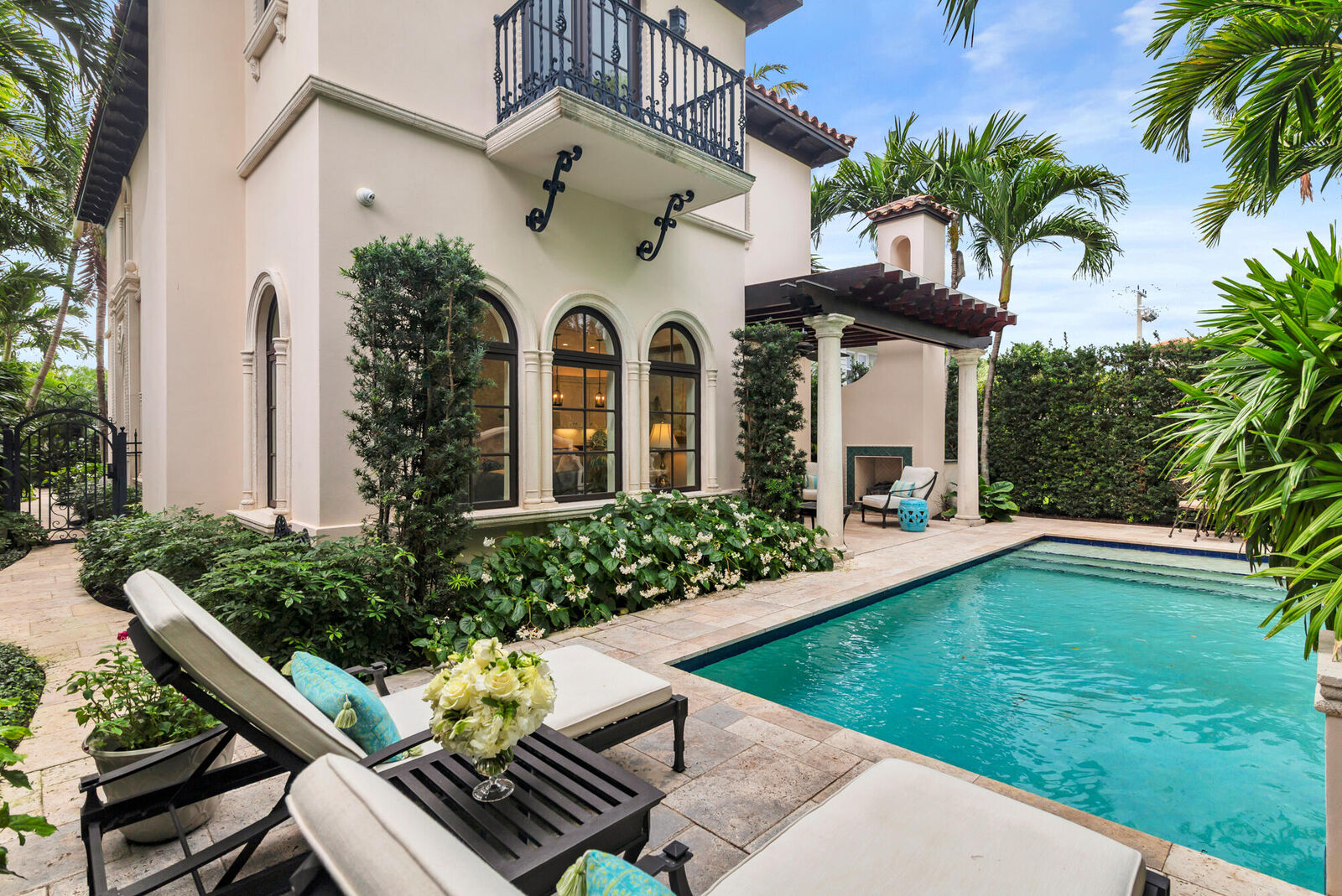 Property Photo:  261 Seminole Avenue  FL 33480 