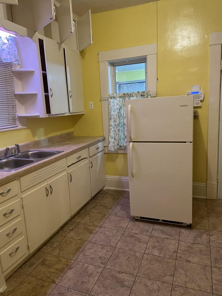 Property Photo:  626 S Pattie St  KS 67211-2536 