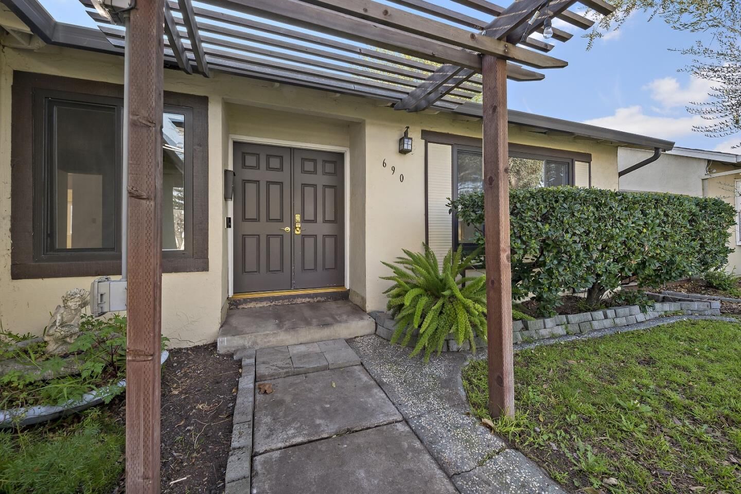 Property Photo: 690 Albion Drive CA 95136