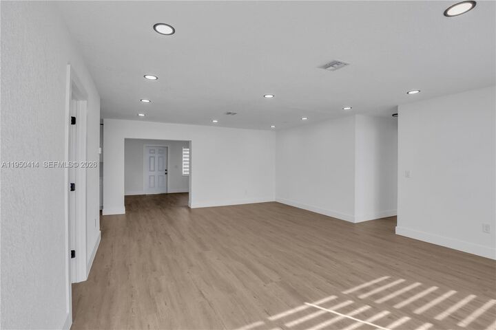 Property Photo: 911 NW 200th Ter FL 33169