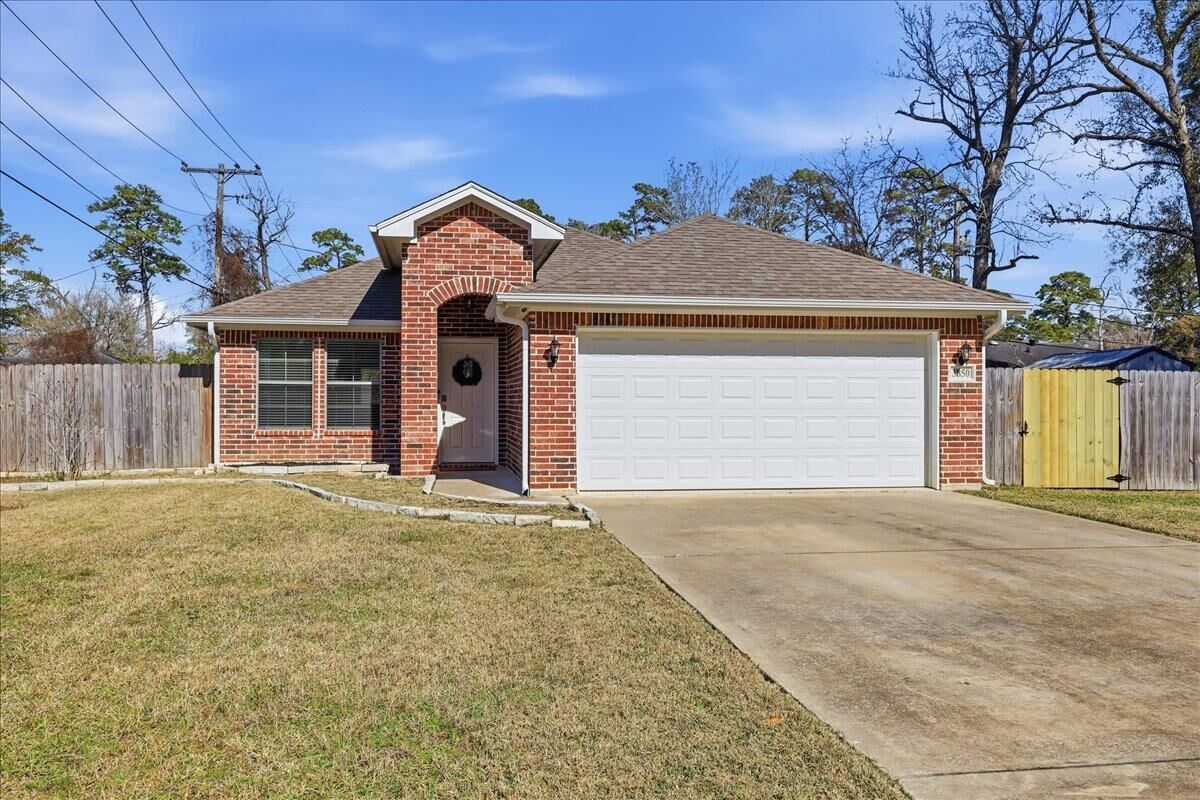 Property Photo:  3850 Buckingham Row  TX 77706 