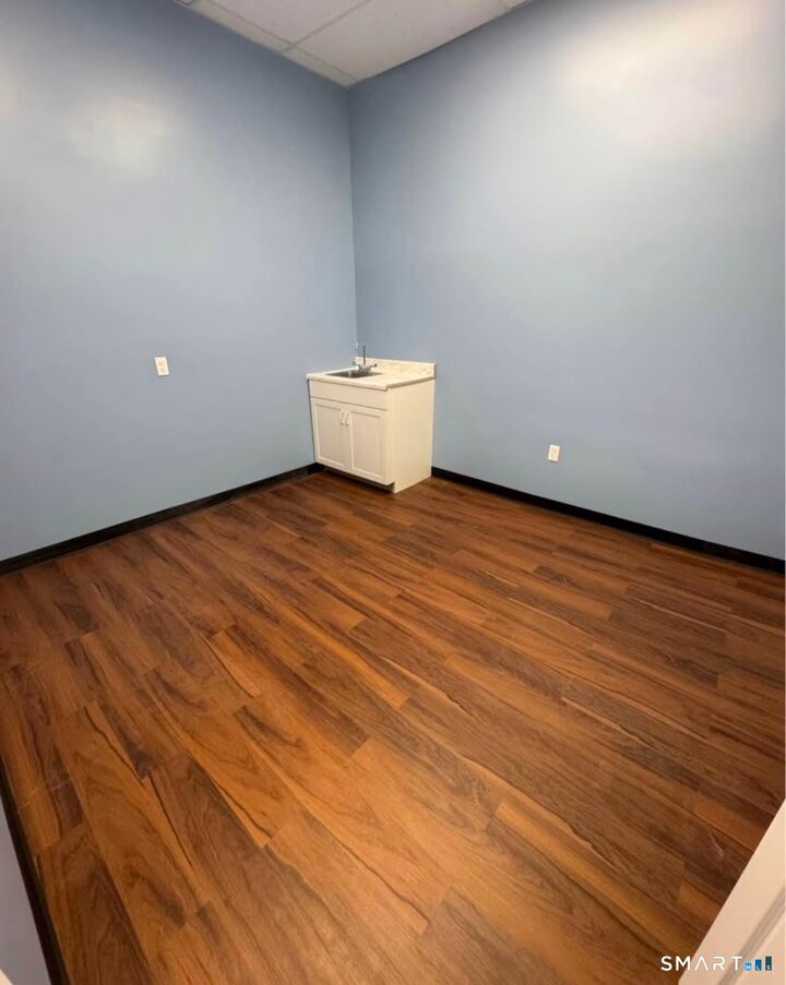 Property Photo:  412 Cromwell Avenue  CT 06067 