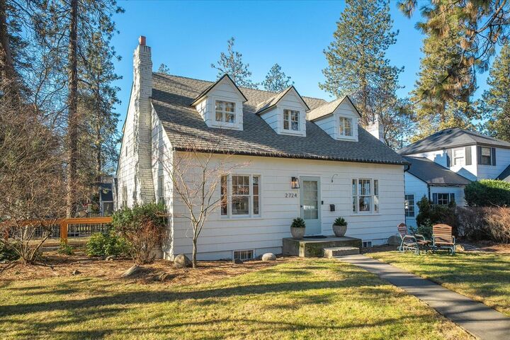 Property Photo: 2724 S Howard St WA 99203