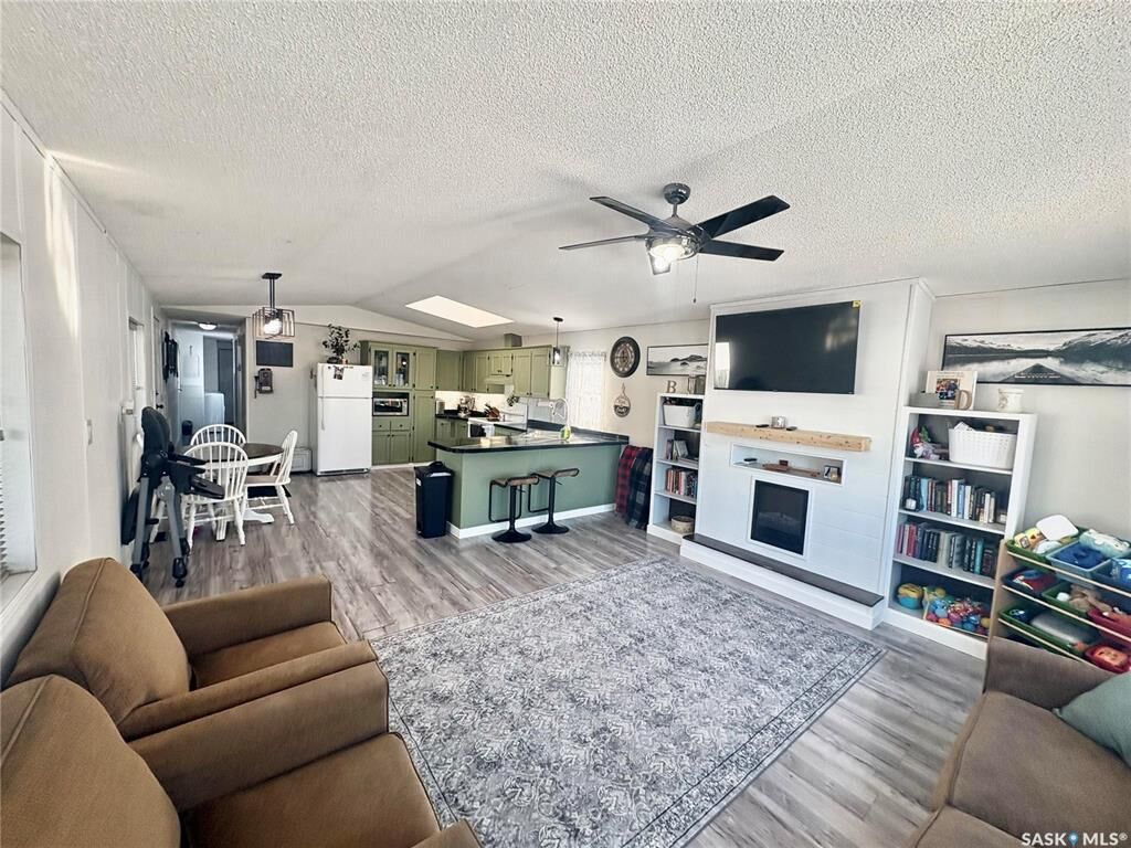 Property Photo:  116 12th Street  SK S0K 2A0 