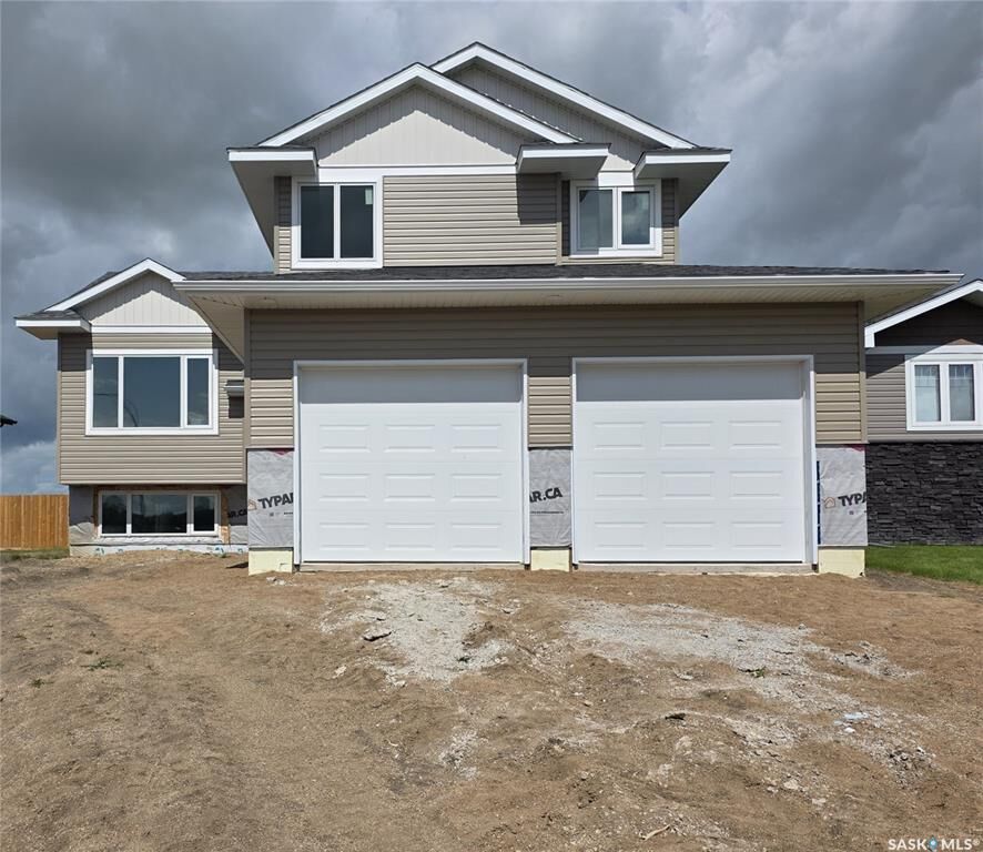 Property Photo:  719 Doghide Drive  SK S0E 1T0 