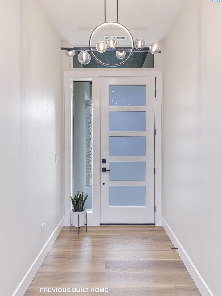 Property Photo:  2912 Meadowlark Ave  WA 99352 