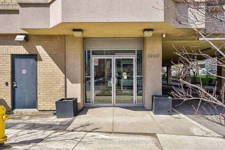 Property Photo: 5940 Yonge Street 215 ON M2M 3V9