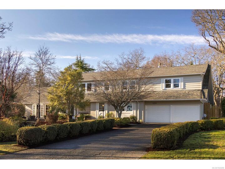 Property Photo:  3150 Norfolk Rd  BC V8R 6H4 