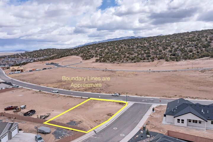 Property Photo:  618 S Foundation Trail 123  UT 84720 