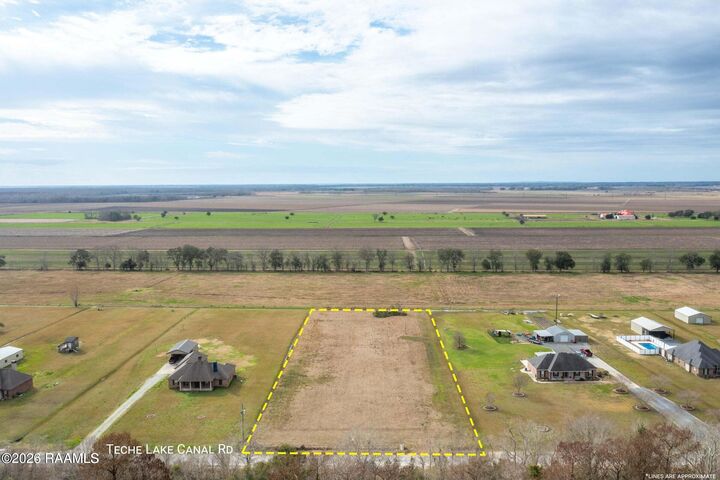 Property Photo:  608 Teche Lake Road  LA 70563 