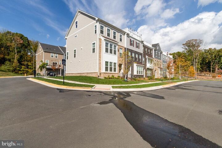 Property Photo:  1595 Meadowlark Glen Road  VA 22026 