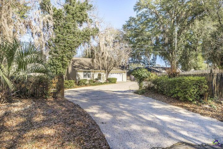 Property Photo:  240 Mossland Drive  GA 31069 