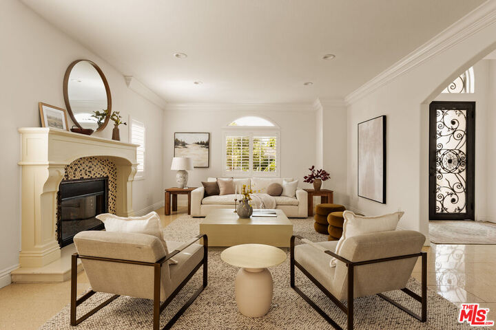 Property Photo:  7912 Croydon Ave  CA 90045 