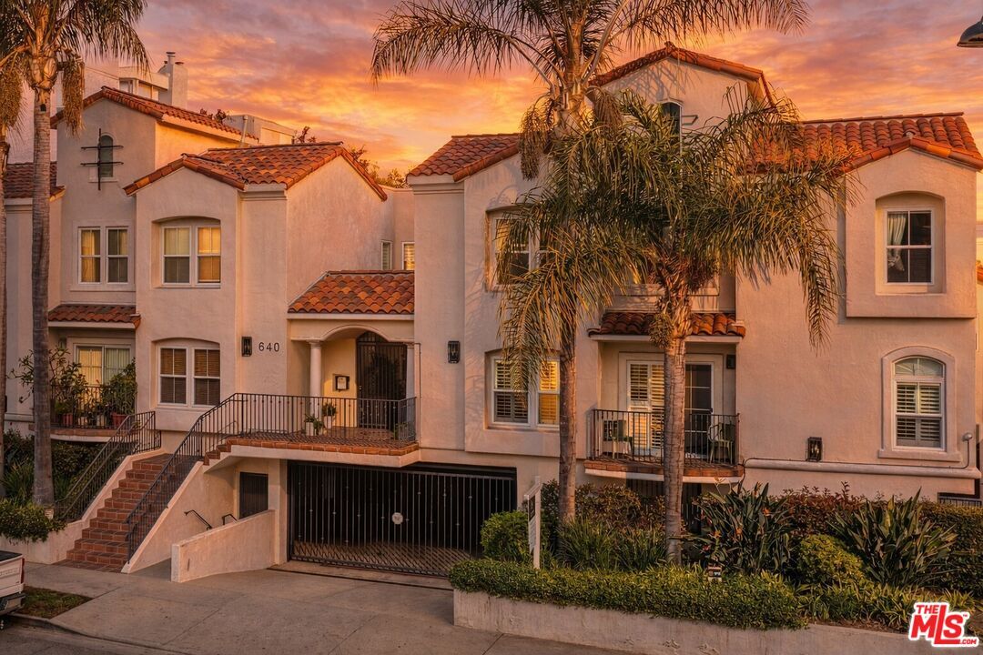 Property Photo: 640 N Sweetzer Ave CA 90048