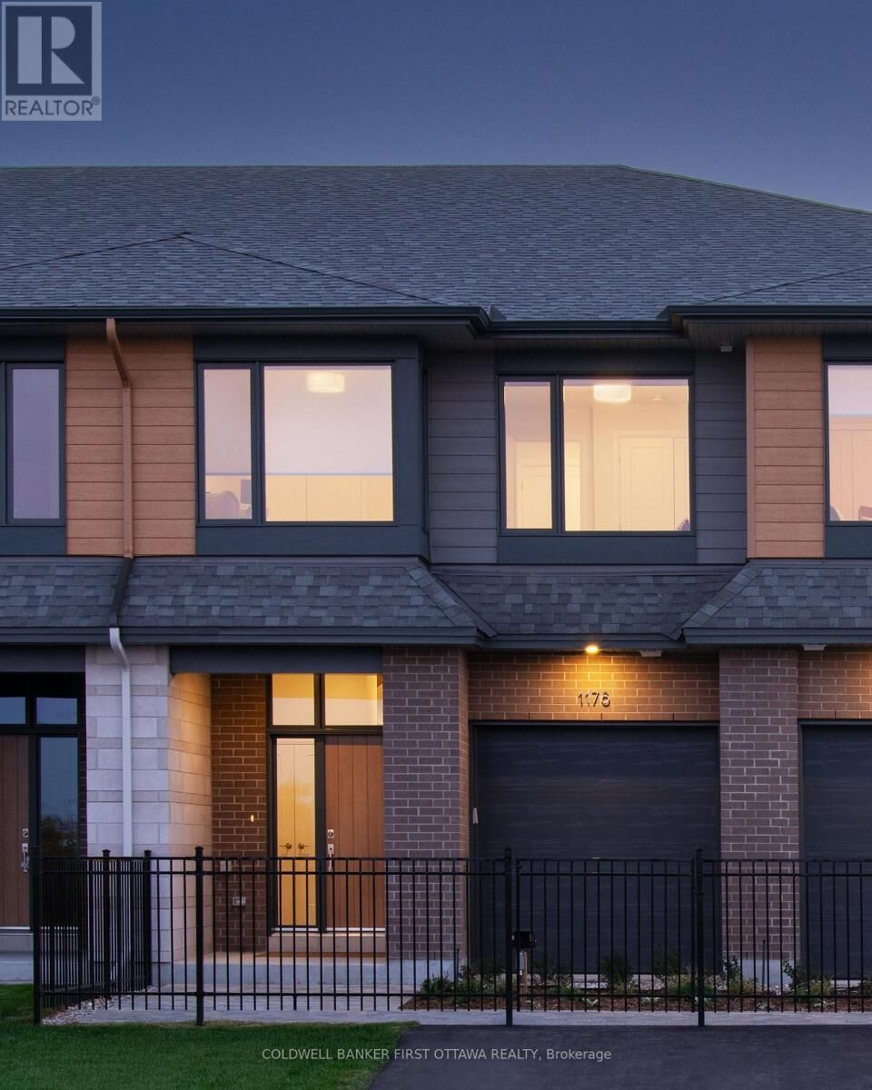 Photo de la propriété:  61 Trotman Street  ON K7C 0J8 