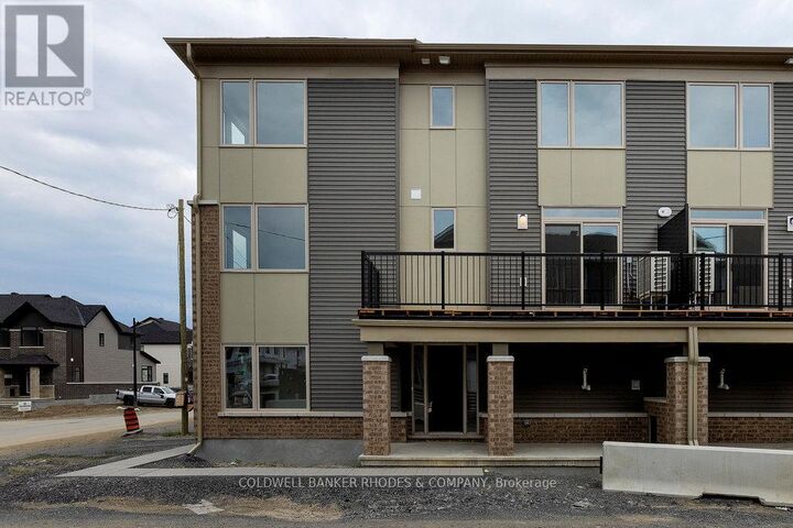 Property Photo:  231 Darjeeling Avenue Avenue  ON K2J 6Y7 