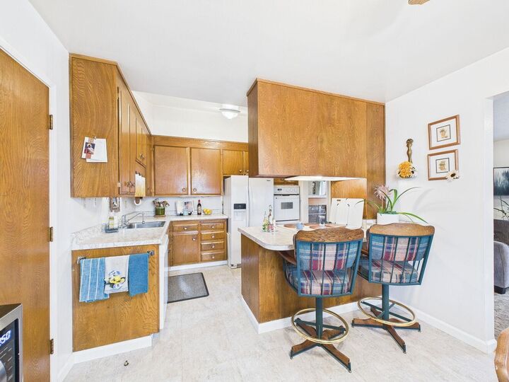 Property Photo: 836 Hawthorne Dr CA 94572